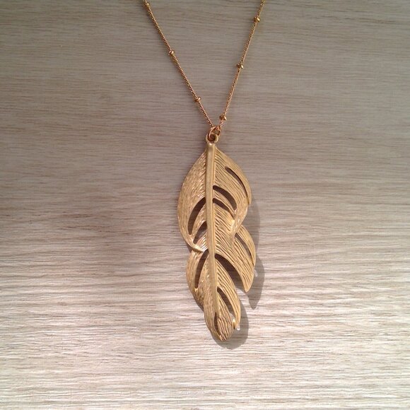 Feathery Pendant Necklace - Picture 2 of 3